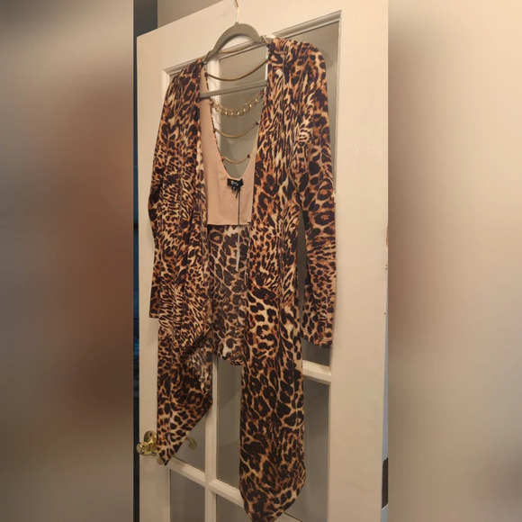 The Famous Brand " SKY" Worn By celebrities Leopard Print Kimono With Draping - Picture 4 of 11